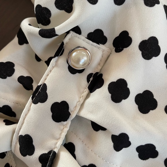 Braxton Ivy clover pattern 3/4 length sleeve blouse - Picture 3 of 4